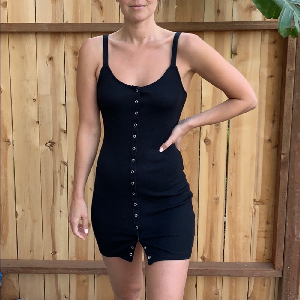 BLACK DRESS